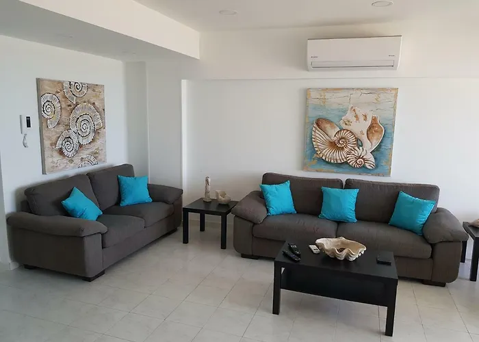 Haig\'S Dream Flat On The Beach